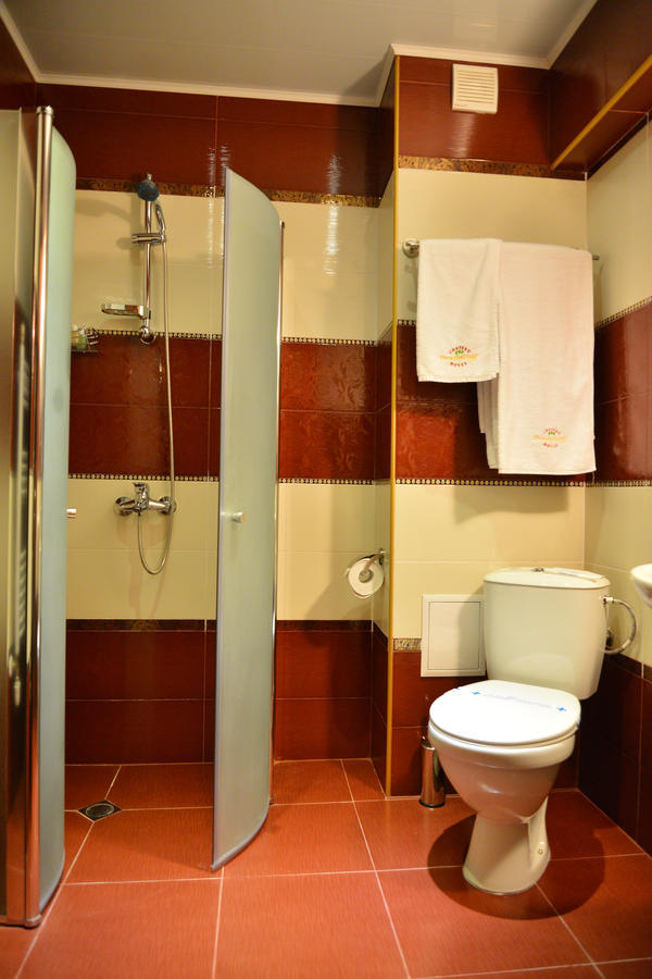 Chateau-Hotel Trendafiloff -B&B Chirpan Habitación foto