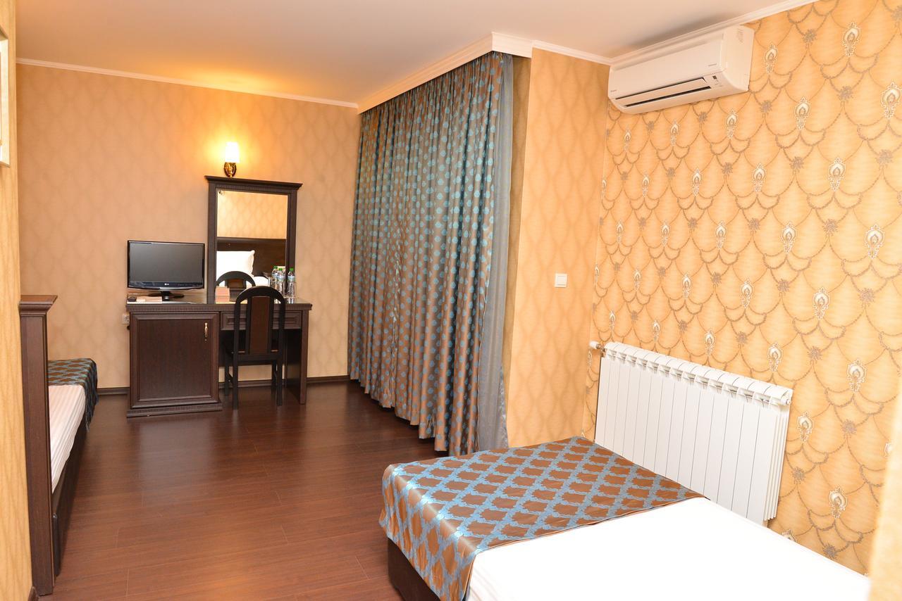 Chateau-Hotel Trendafiloff -B&B Chirpan Habitación foto